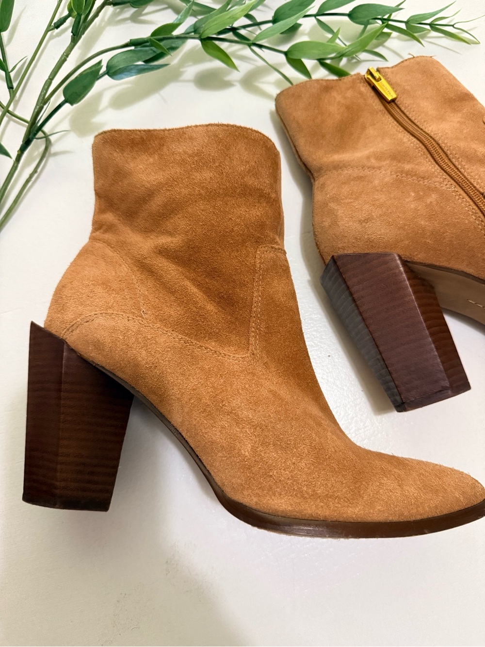 Vince Camuto Leather Tan Ankle Booties with Unique Stacked Heel 9. 5EZRANA